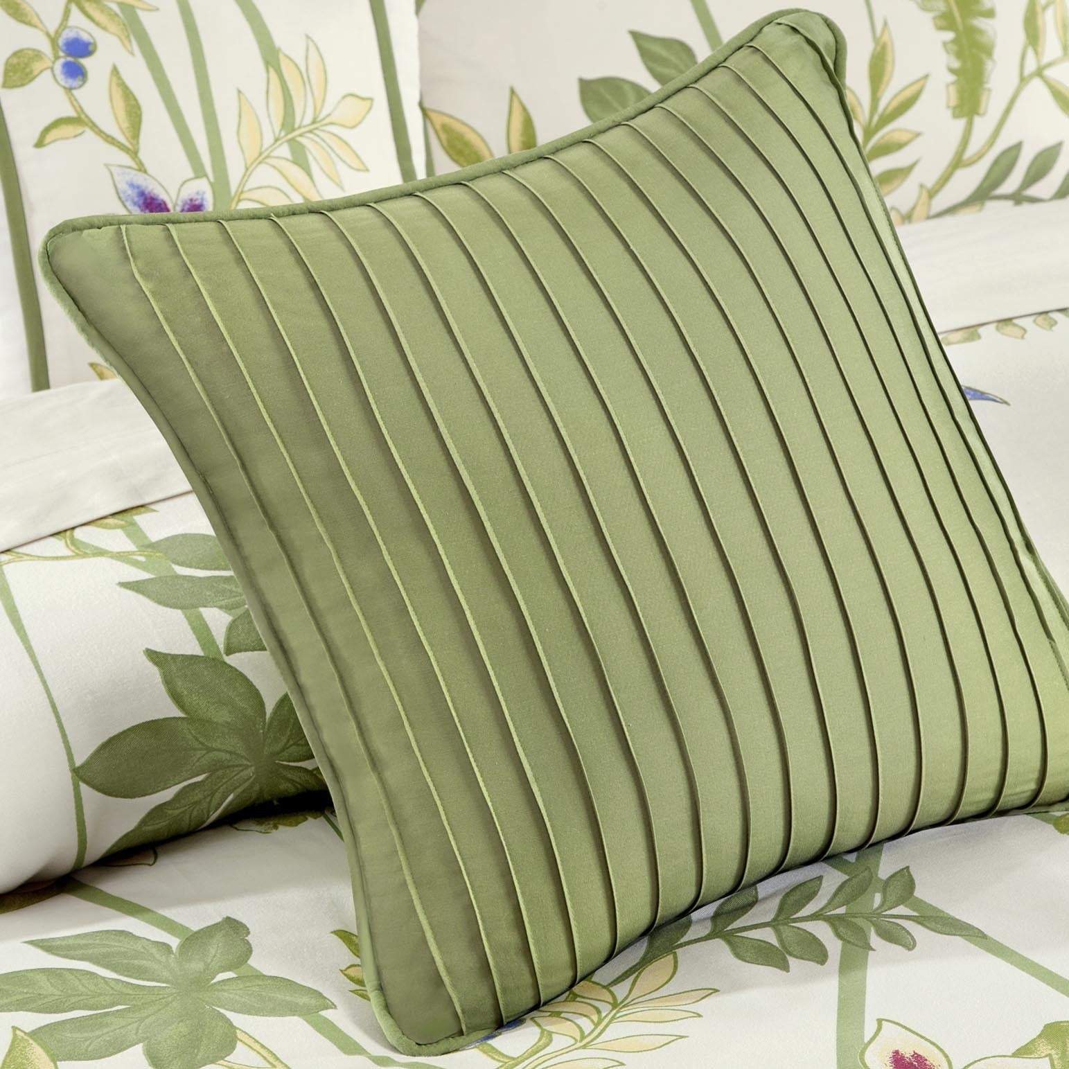 Kannapali Green 7-Piece Comforter Set Comforter Sets By Olliix/JLA HOME (E & E Co., Ltd)