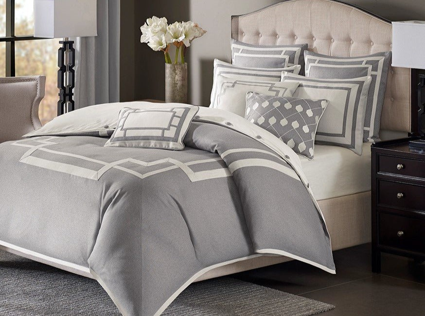 Savoy Comforter Set